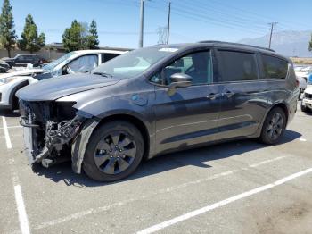  Salvage Chrysler Pacifica