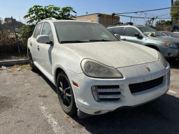  Salvage Porsche Cayenne