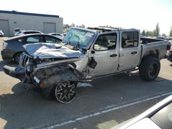  Salvage Jeep Gladiator