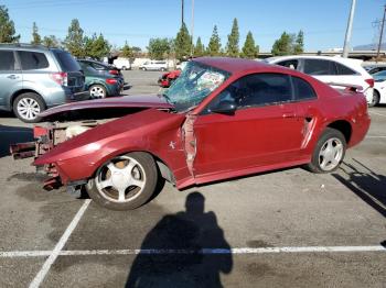  Salvage Ford Mustang