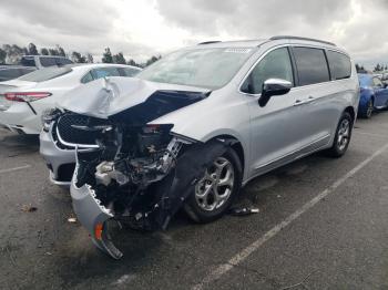  Salvage Chrysler Pacifica