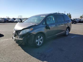  Salvage Toyota Sienna