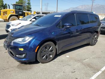  Salvage Chrysler Pacifica