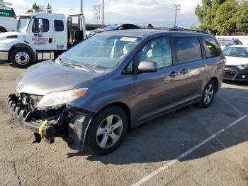  Salvage Toyota Sienna