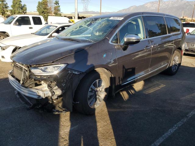  Salvage Chrysler Pacifica