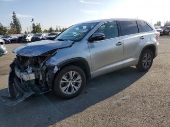  Salvage Toyota Highlander