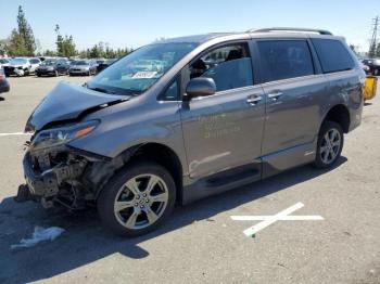  Salvage Toyota Sienna