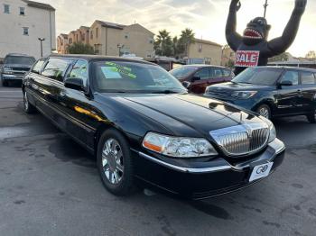  Salvage Lincoln Towncar