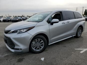  Salvage Toyota Sienna