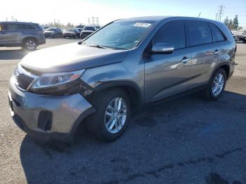  Salvage Kia Sorento