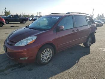  Salvage Toyota Sienna