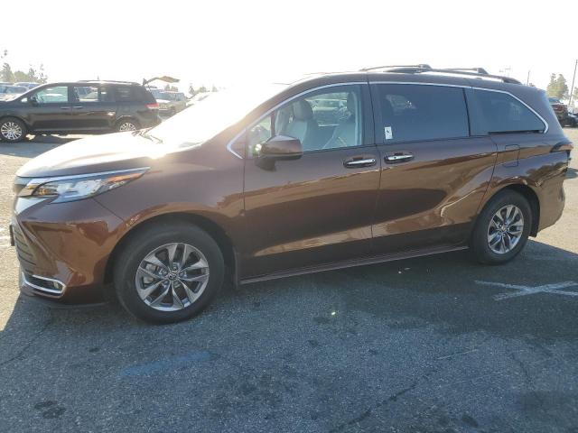  Salvage Toyota Sienna