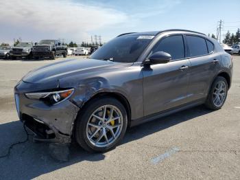  Salvage Alfa Romeo Stelvio