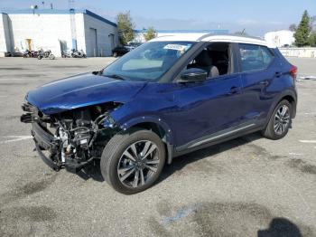  Salvage Nissan Kicks