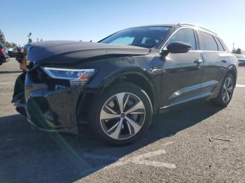  Salvage Audi Q8