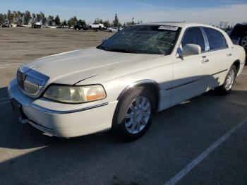  Salvage Lincoln Towncar