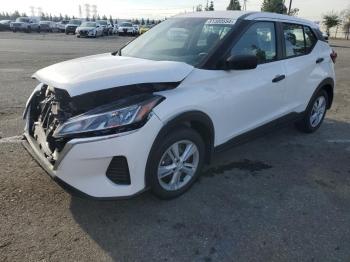  Salvage Nissan Kicks