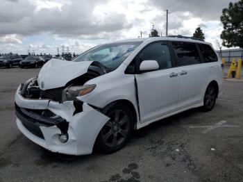  Salvage Toyota Sienna