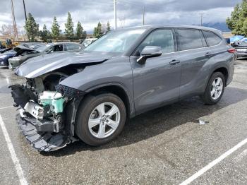 Salvage Toyota Highlander