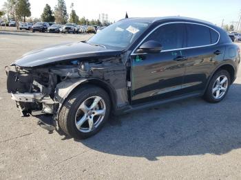  Salvage Alfa Romeo Stelvio