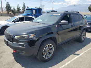  Salvage Jeep Cherokee