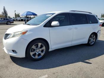  Salvage Toyota Sienna