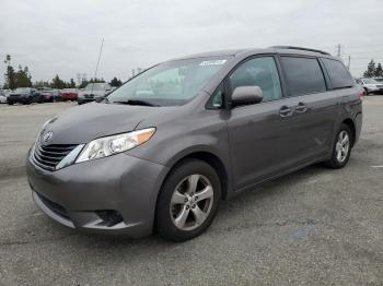  Salvage Toyota Sienna
