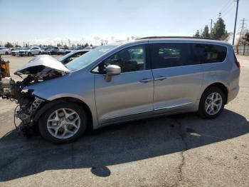  Salvage Chrysler Pacifica