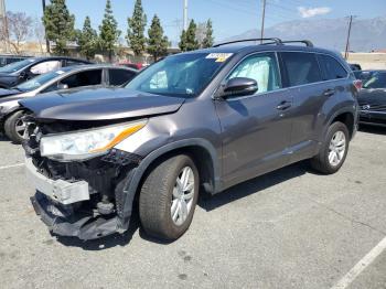  Salvage Toyota Highlander