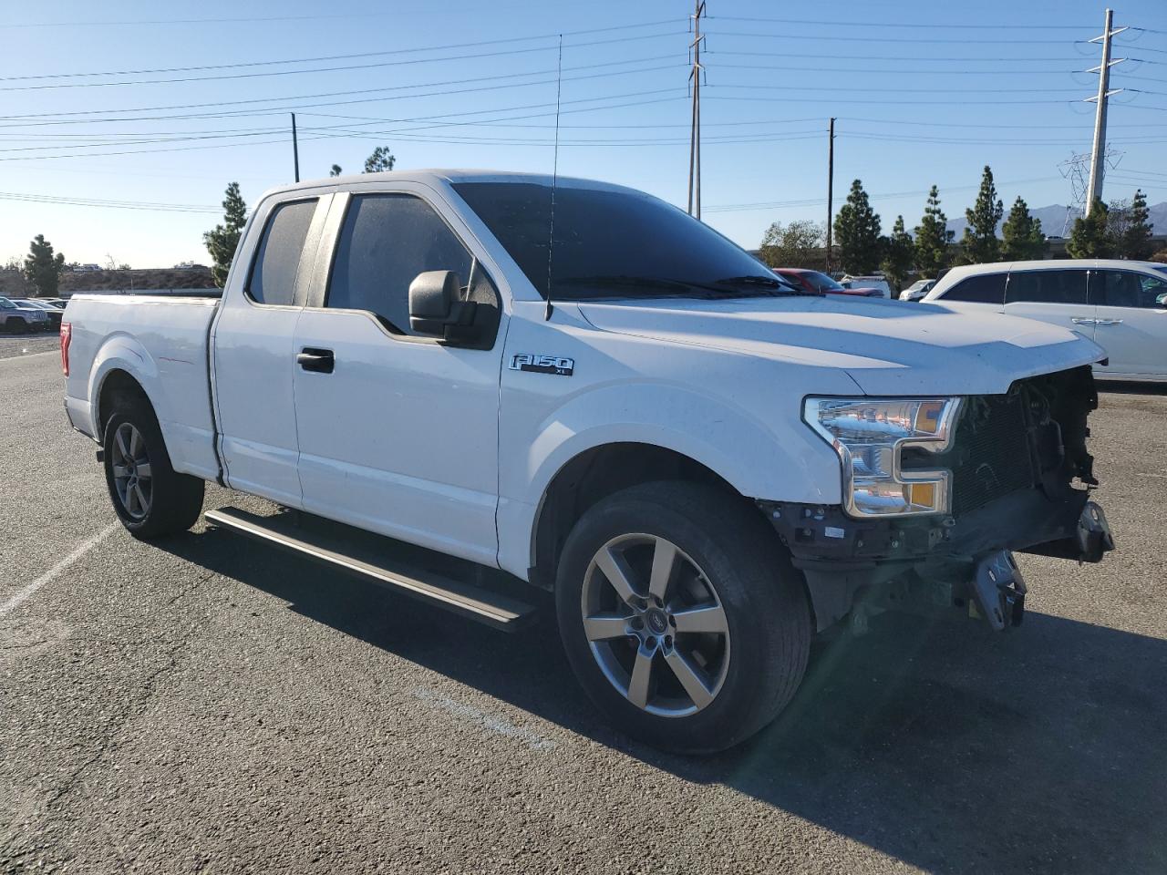 Ford F-150 Super Cab Image 2