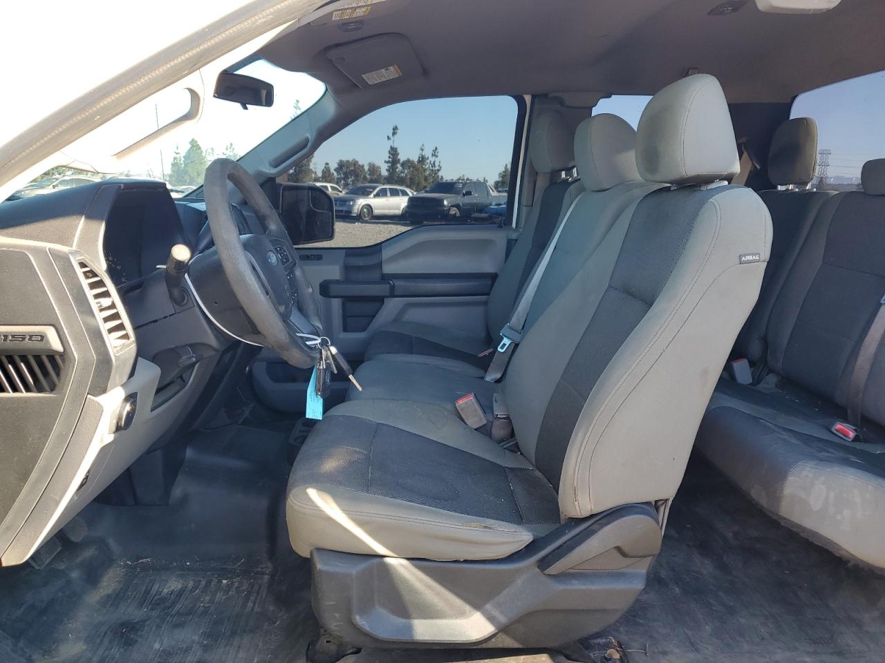 Ford F-150 Super Cab Image 13