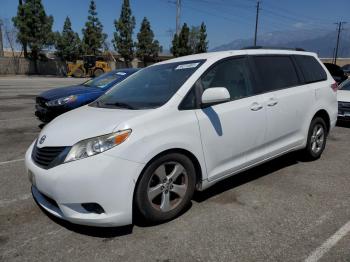  Salvage Toyota Sienna
