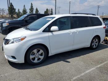  Salvage Toyota Sienna