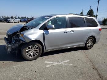  Salvage Toyota Sienna