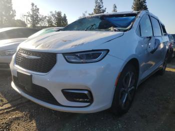 Salvage Chrysler Pacifica