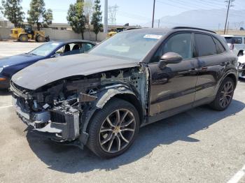  Salvage Porsche Cayenne