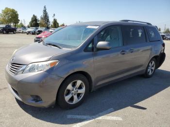  Salvage Toyota Sienna