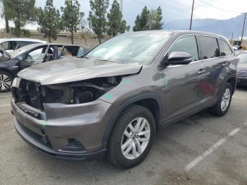  Salvage Toyota Highlander