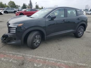  Salvage Nissan Kicks