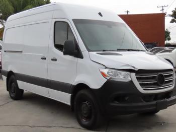  Salvage Mercedes-Benz Sprinter