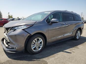  Salvage Toyota Sienna