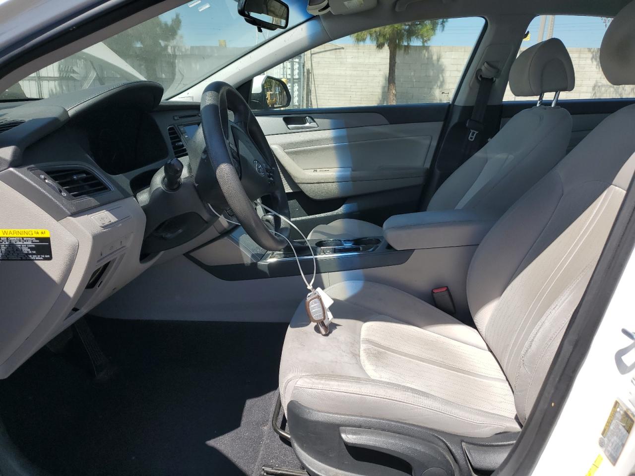 Hyundai SONATA Hybrid Image 6