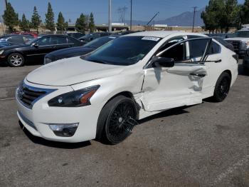  Salvage Nissan Altima