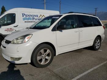  Salvage Toyota Sienna