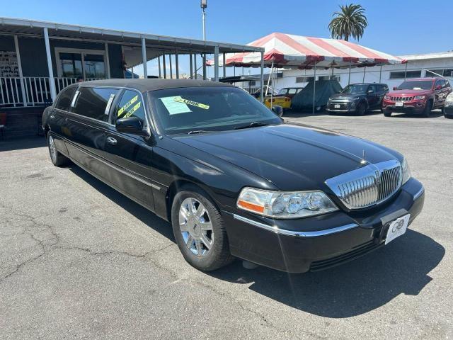  Salvage Lincoln Towncar