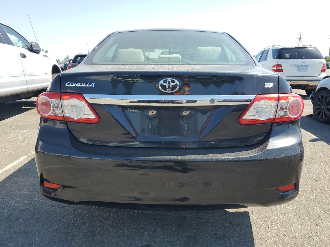 Toyota Corolla Base Image 10