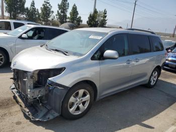  Salvage Toyota Sienna