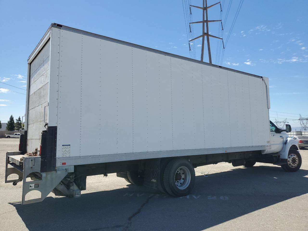 Ford F-650 Super Duty Image 9