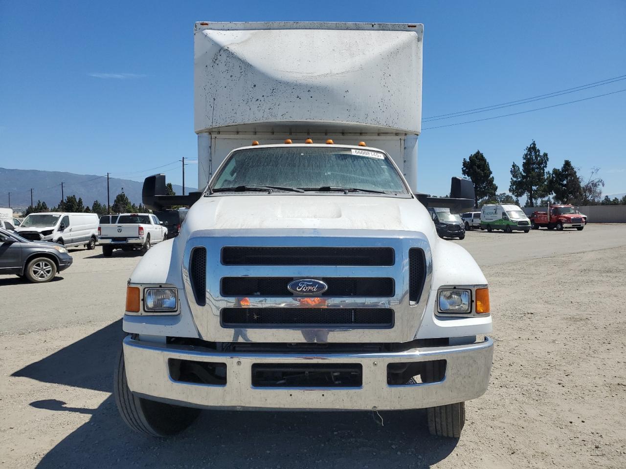 Ford F-650 Super Duty Image 3