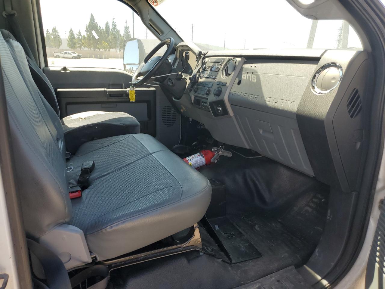 Ford F-650 Super Duty Image 11